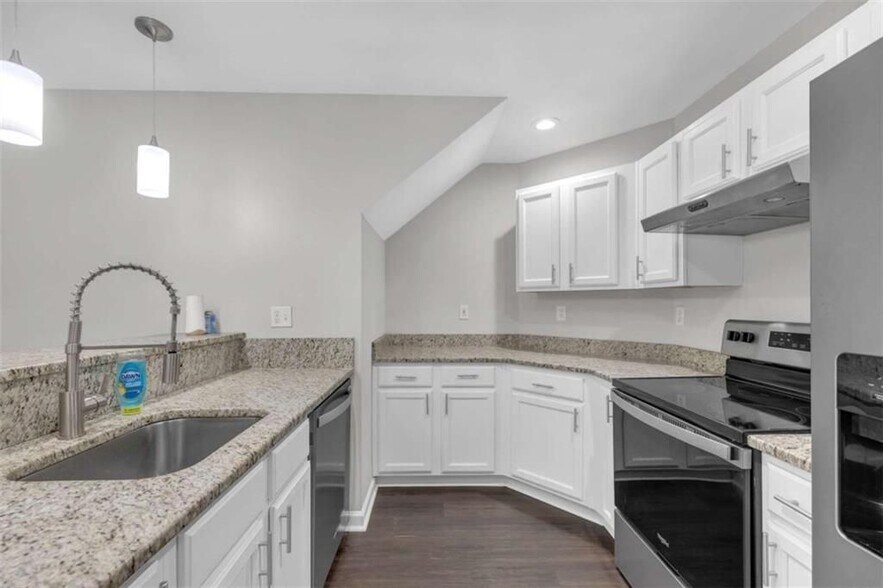 Building Photo - 1948 Detroit Ave NW