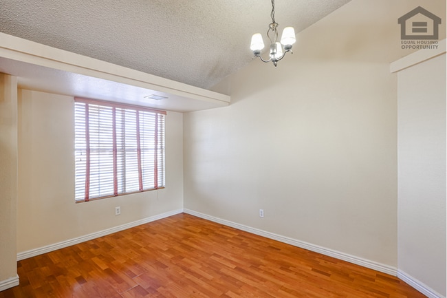 Building Photo - 3Bed/2Bath House at 59th Ave/Union Hills! Ready for Immediate Move-In!