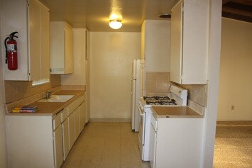 Kitchen has new stove - 4607 Plaza Ln