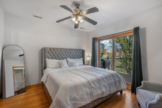 Building Photo - 3751 S Michigan Ave