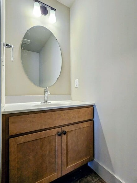 Building Photo - 950 N 9th St