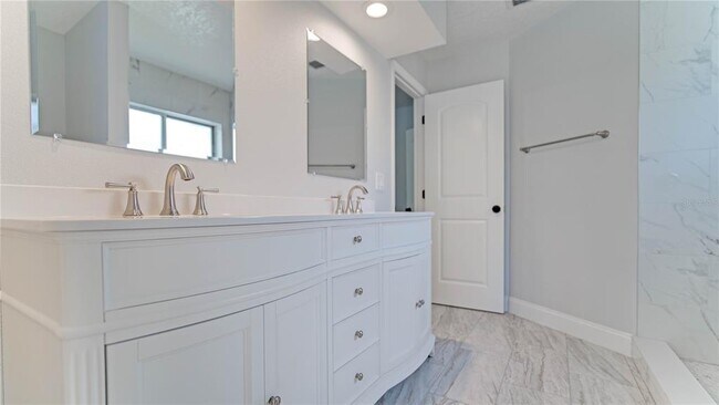 Building Photo - 600 Everett St