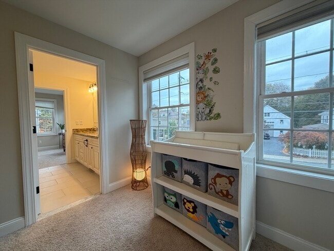 Building Photo - 17 Hamel Way