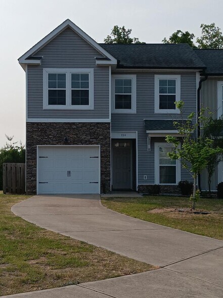 Building Photo - 724 Buddy Ct