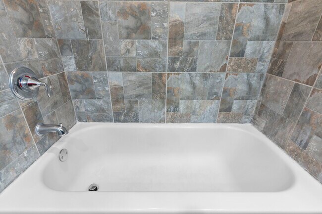 Building Photo - 14007 Overbrook Ln