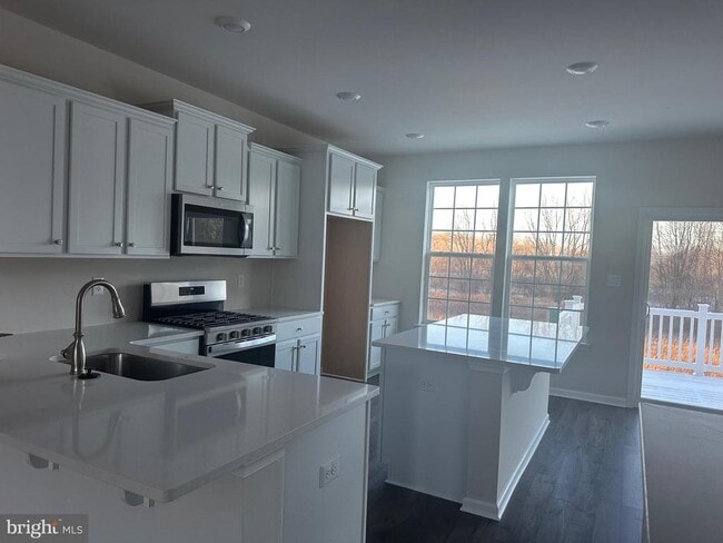 Primary Photo - 451 Monte Farm Rd