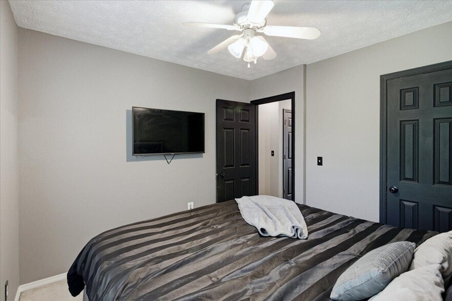 Building Photo - 1459 Bridgewater Branch