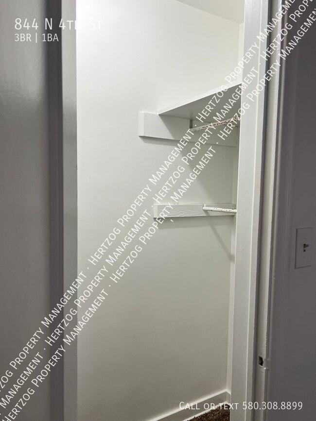 Building Photo - 844 N 4th St