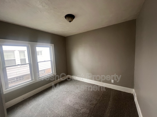 Building Photo - 3402 E 145th St