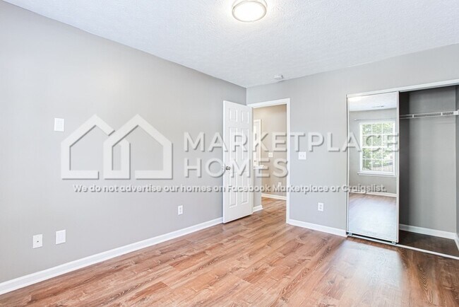 Building Photo - 602 Spanish Oak Dr