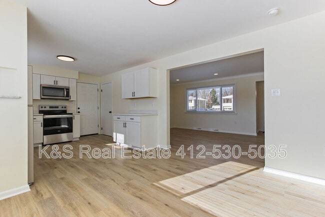 Building Photo - 1020 Grove St