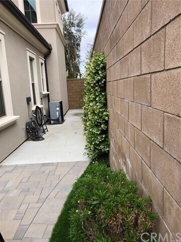 Building Photo - 81 Darby