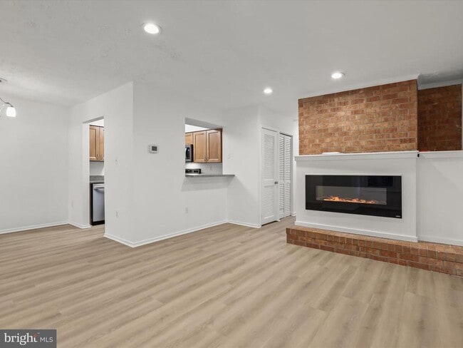 Building Photo - 7517 Weather Worn Way