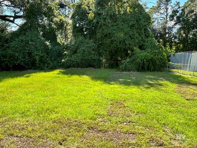 Building Photo - 208 Marcella Ave