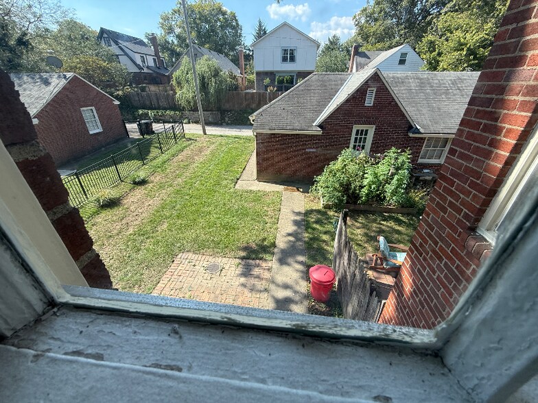 Building Photo - 3919 Beech St