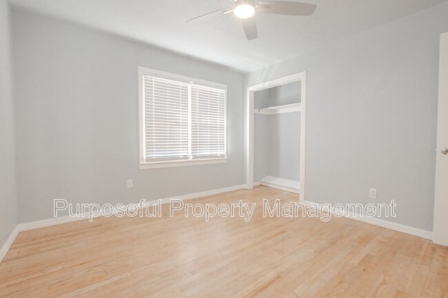 Building Photo - 4712 N Sterling Ave