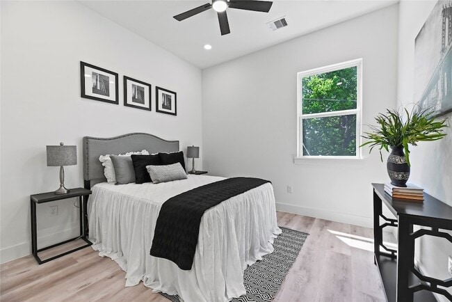 Building Photo - 7210 England St