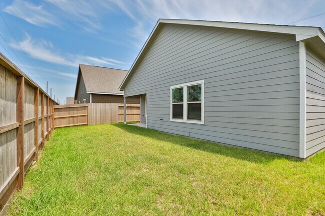 Building Photo - 1023 Santee Ct