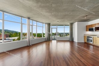 Building Photo - The Civic | 11th Floor 2BD/2BA with Stunning Portland Views, Free Parking and Free Utilities!