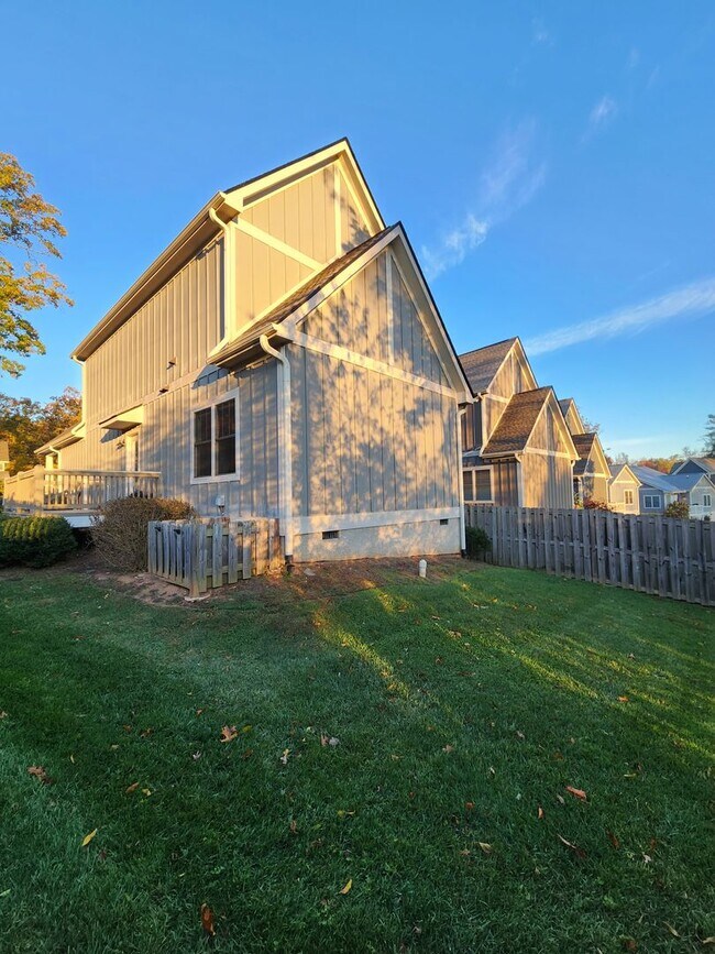 Building Photo - Arden Rental!