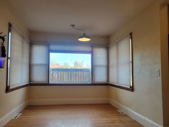 Building Photo - Charming 1910 Craftsman in the Heart of Do...