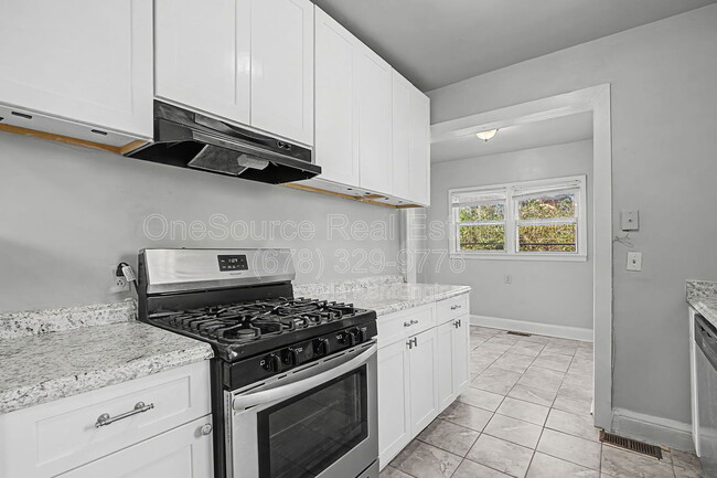 Building Photo - 1895 Markone St NW