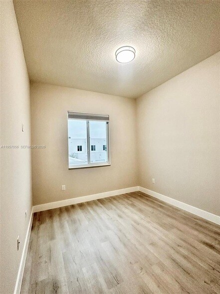 Building Photo - 10420 NW 67th St