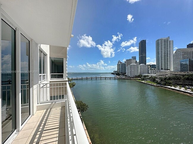 Building Photo - 801 Brickell Key Blvd