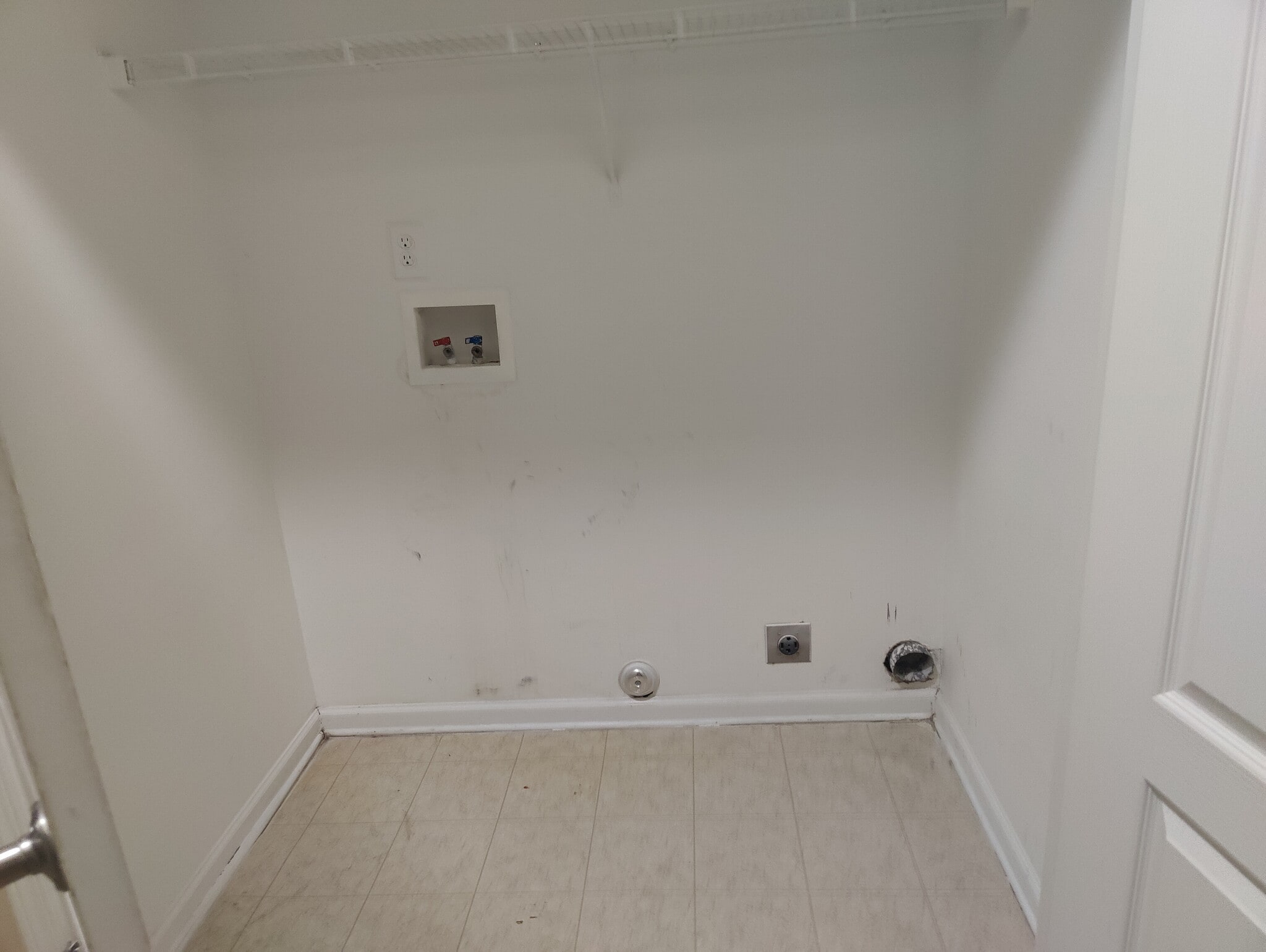 WasherDryerConnection2 - 5254 Cottage Ln