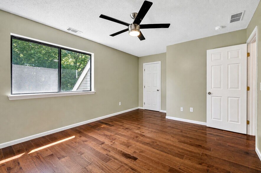 Building Photo - 6 Wild Rose Ct