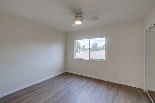 Building Photo - 660 N Hickory St
