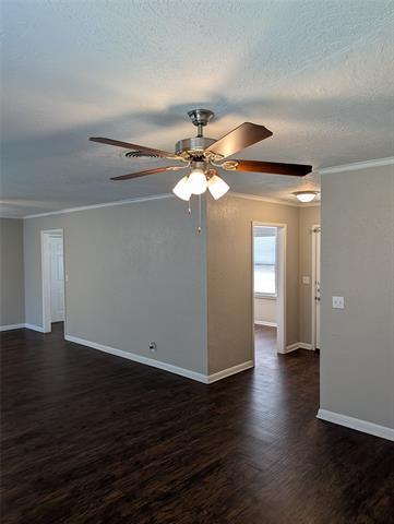 Building Photo - 2413 Hillview Dr