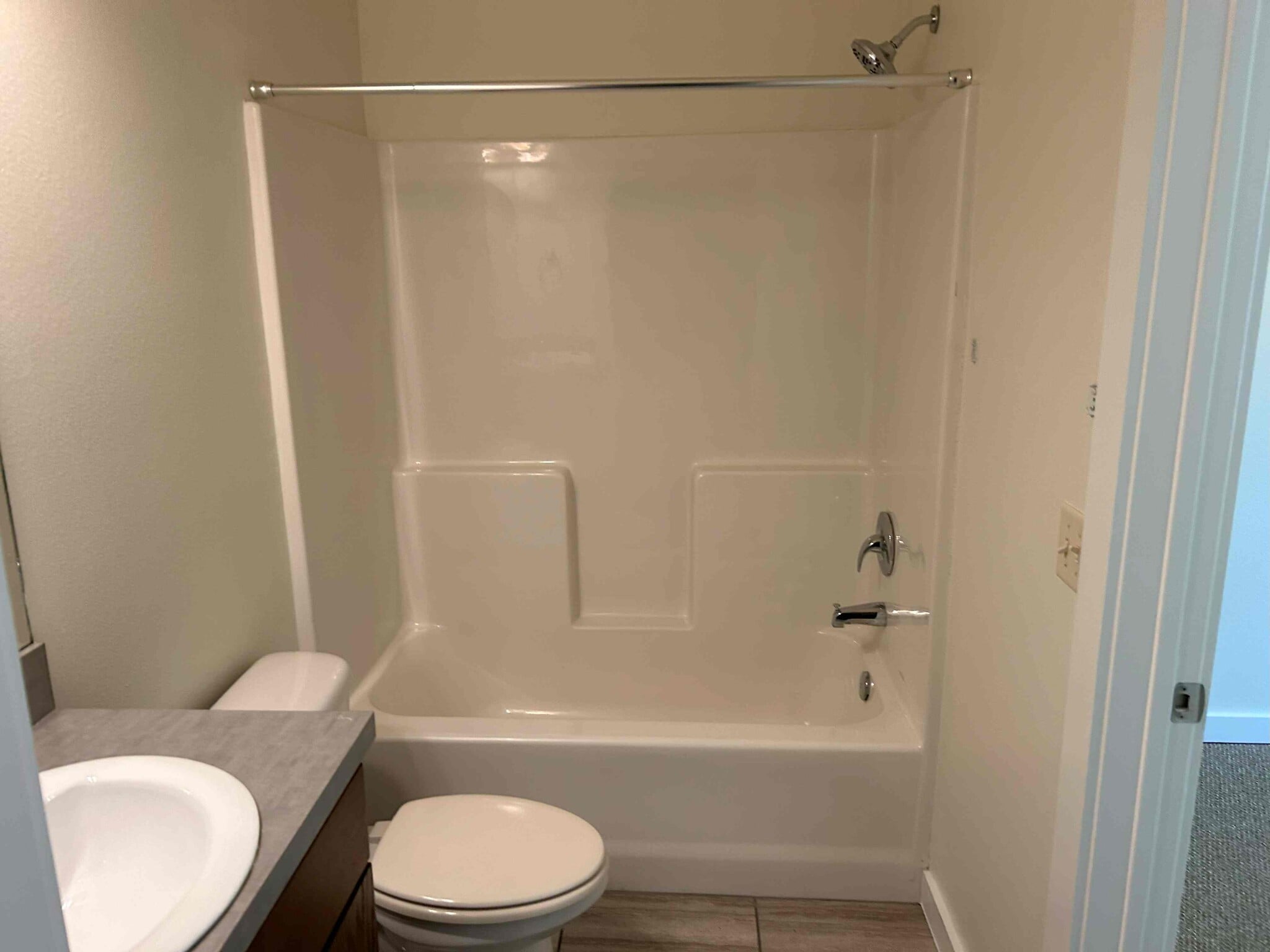 Building Photo - 719 N Oakland Ave