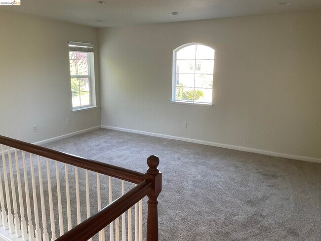 Building Photo - 1360 Tiffany Dr