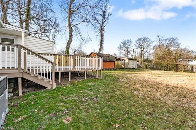 Building Photo - 1101 Hickory Ave