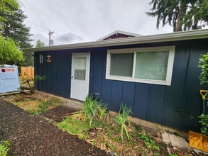 Building Photo - 2820 SE 31st Ave