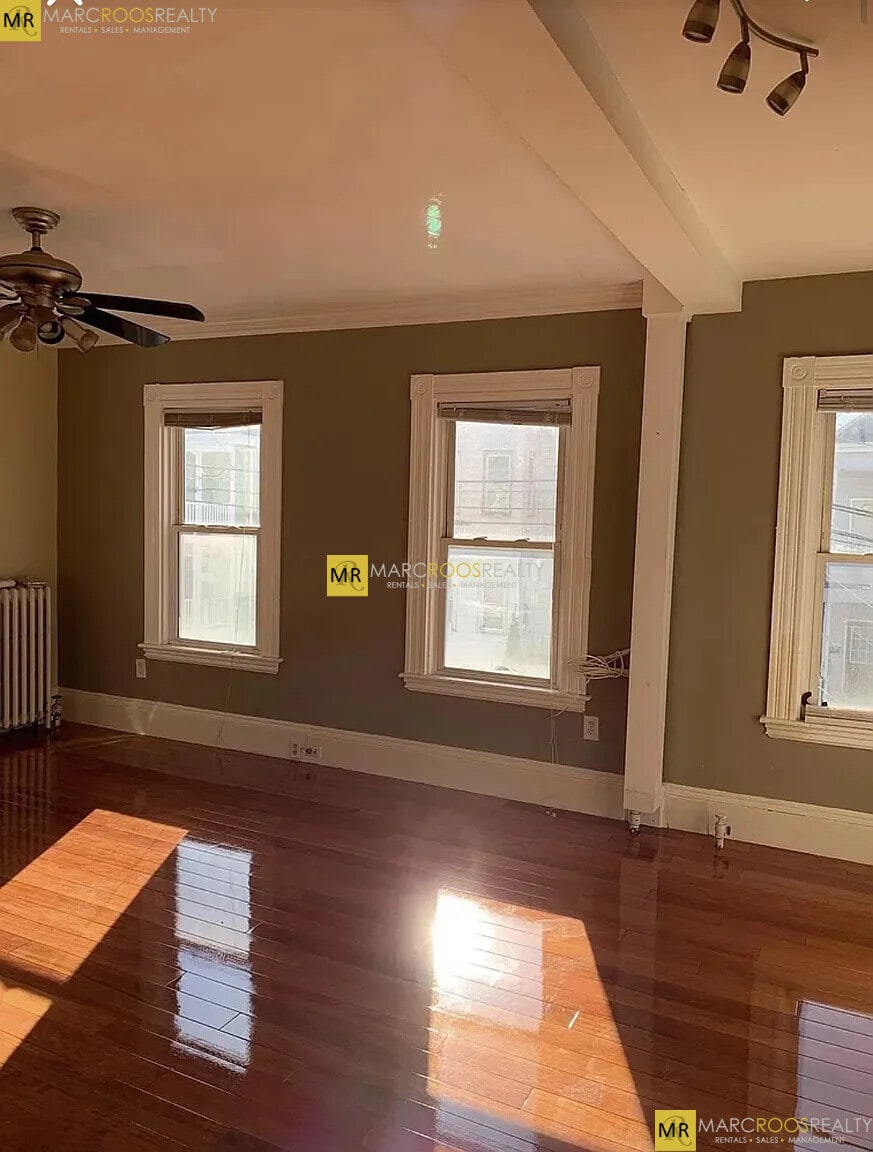 Building Photo - 67 Flint St