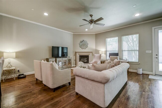 Building Photo - 7333 Valley View Ln