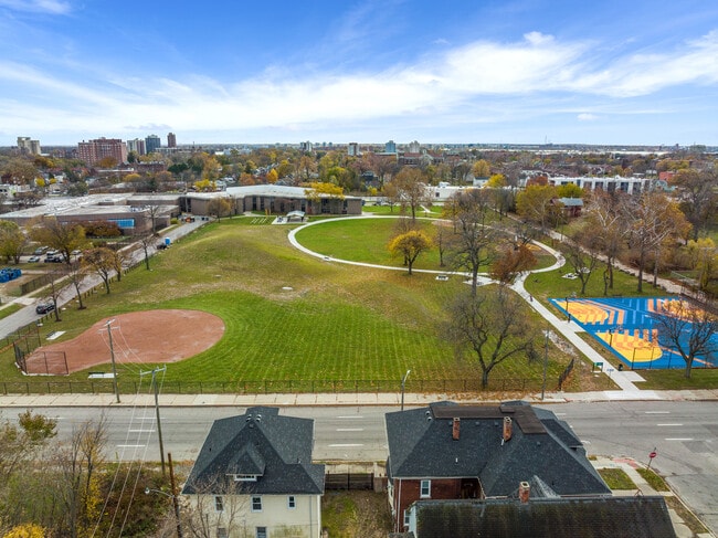Building Photo - 7719 E Vernor Hwy