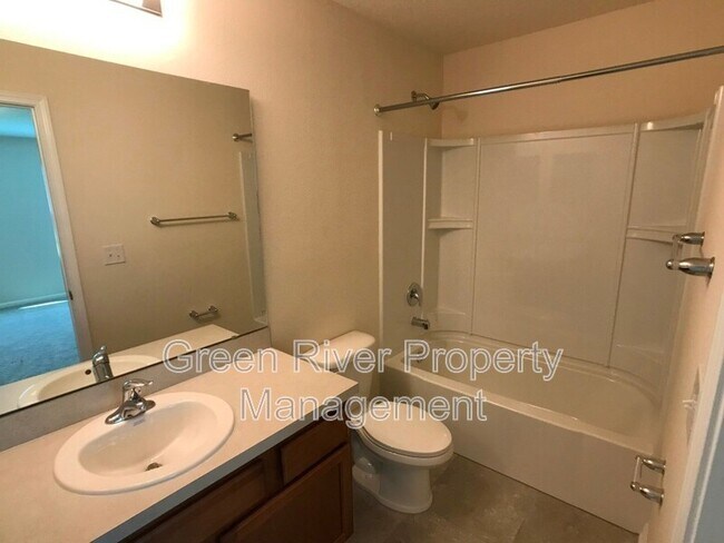 Building Photo - 617 Servia Dr