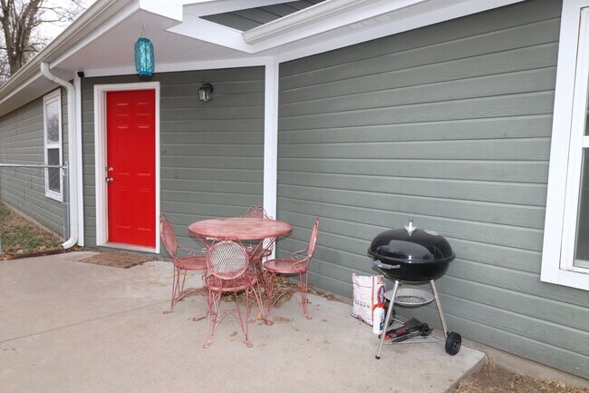 Building Photo - Spacious Home for Rent!