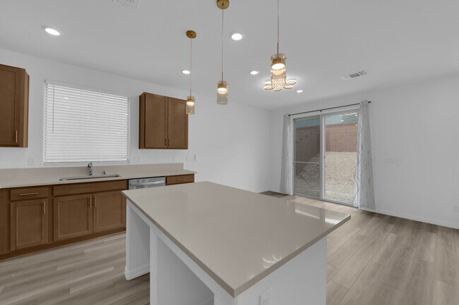 Building Photo - 10239 Estancia Hl St