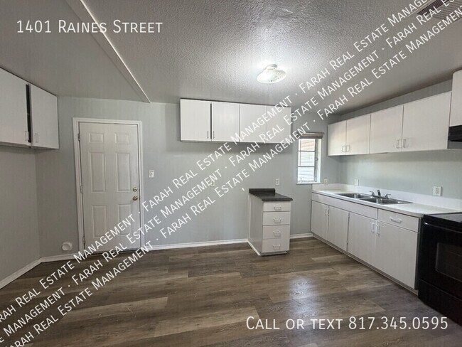 Building Photo - 1401 Raines St