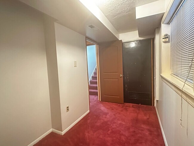 Building Photo - 5906 S Blue Iron Way