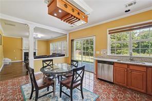 Building Photo - 8965 Friarbridge Dr