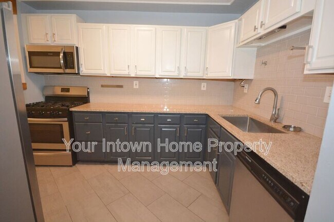 Building Photo - 1222 Crestwood Dr SE