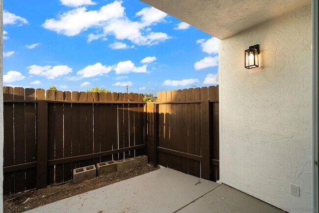 Building Photo - 748 N 3rd St