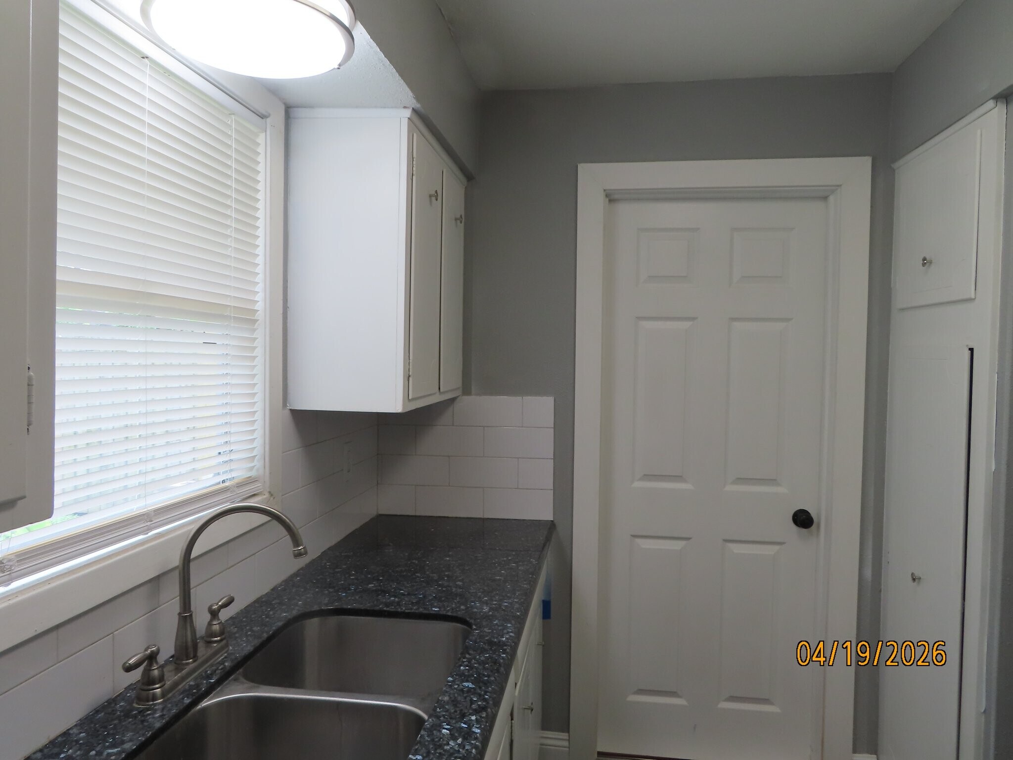 Building Photo - 10410 Broadstairs St