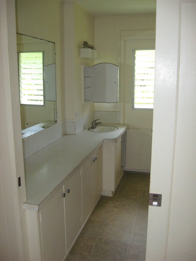 Building Photo - 2939 Kaamalio Dr