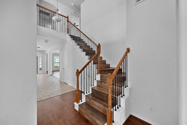 Building Photo - 8803 Peach Oak Crossing